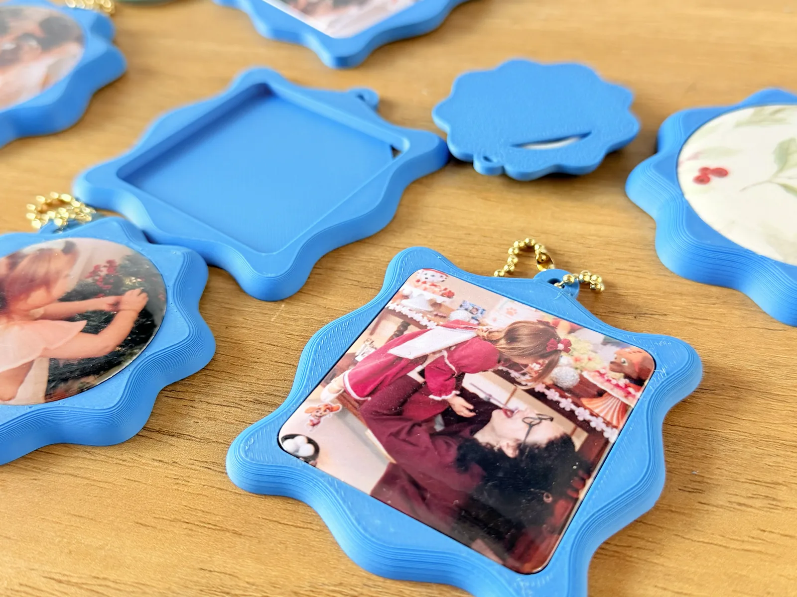 Botton Border Keychain — photo 2