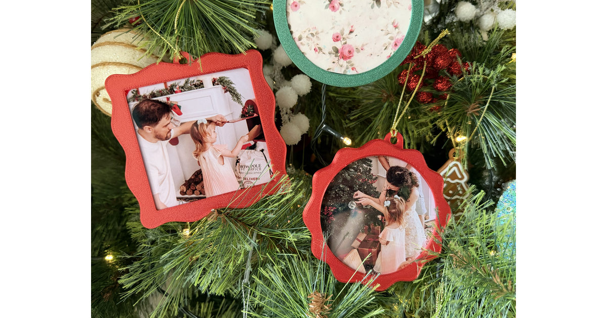 Simple Christmas Photo Ornaments