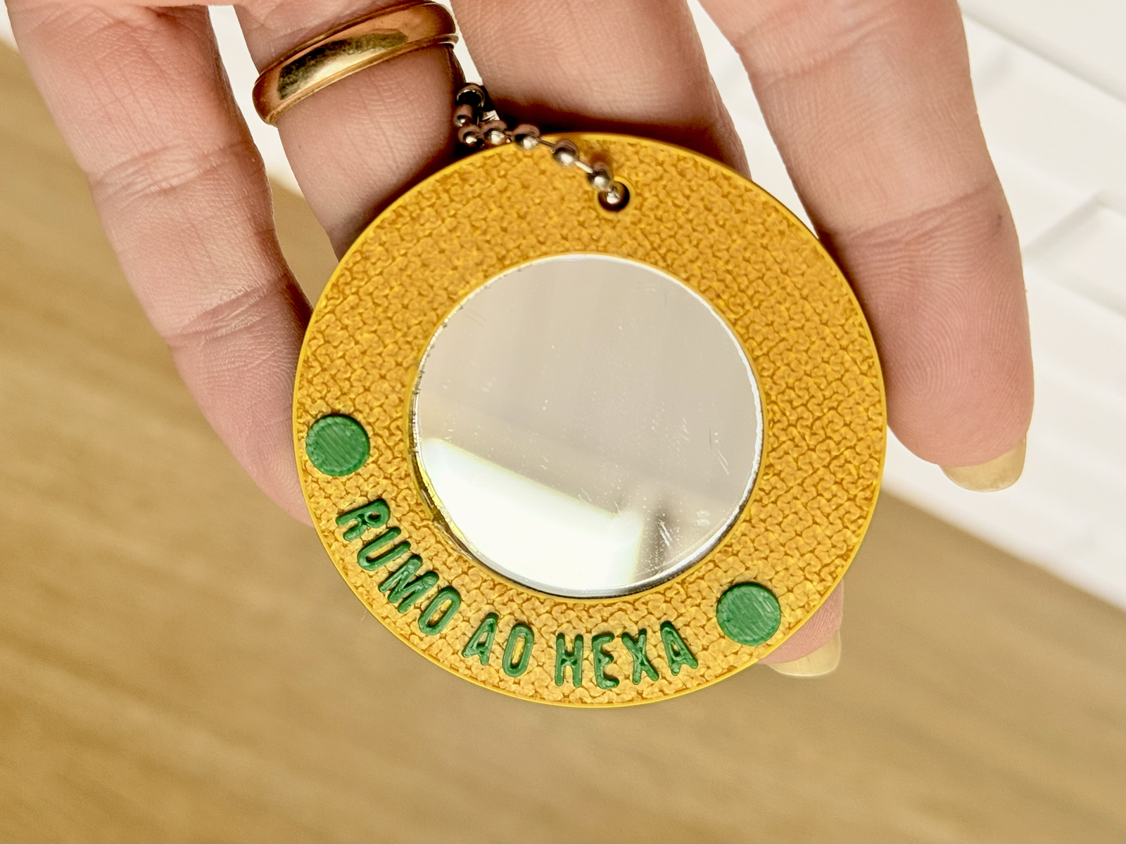 Llavero Espejo "Rumo Ao Hexa"